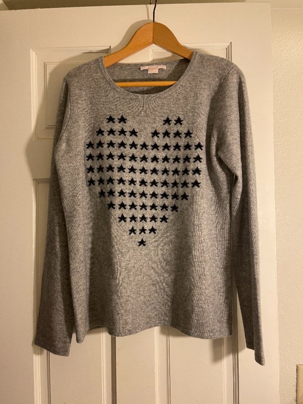Women's gray cashmere sweater size L Americana soft classic preppy lightweight